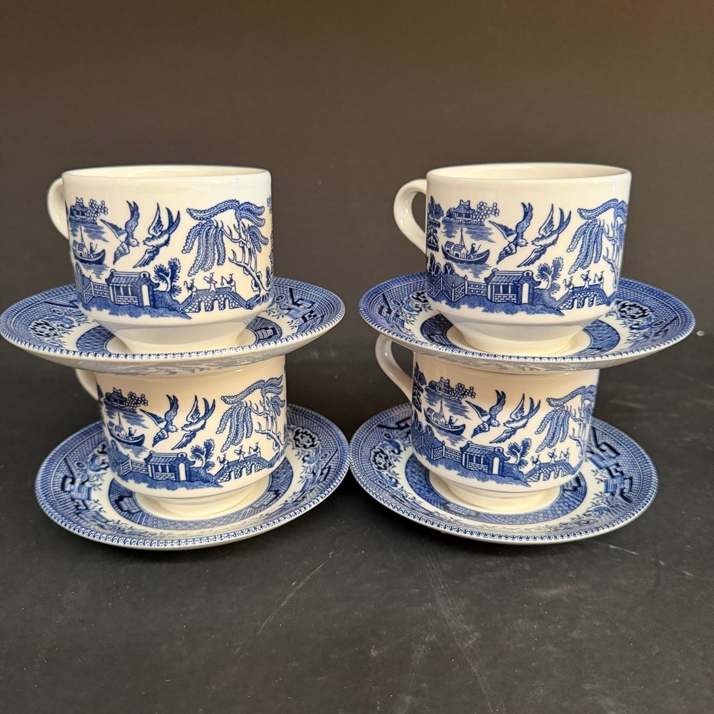 Vintage Churchill Blue Willow Tea Cup and Saucer Set of 4 Staffordshire England - Picture 4 of 8